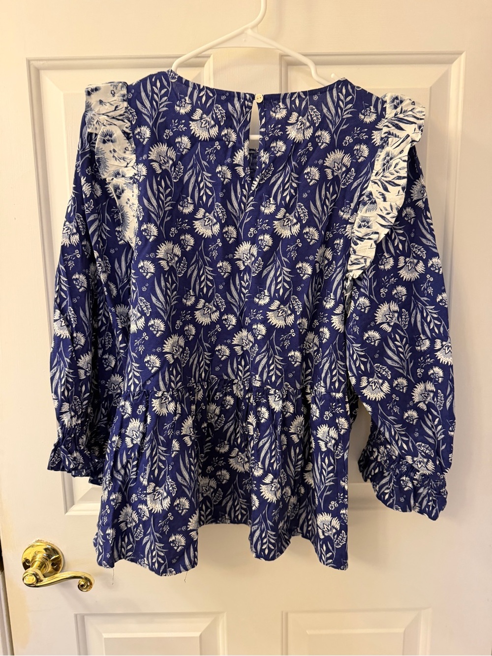 🩷 Universal Thread Navy & White Floral Ruffle Peplum Top size M 🩷 - Picture 4 of 10